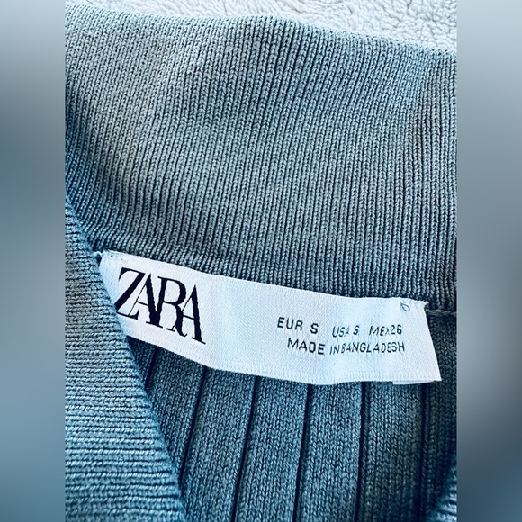 Zara Ribbed Blue Button-Up Top - Picture 2 of 2